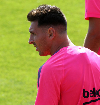 GALERIE FOTO / Messi s-a afişat cu un nou look la primul antrenament 