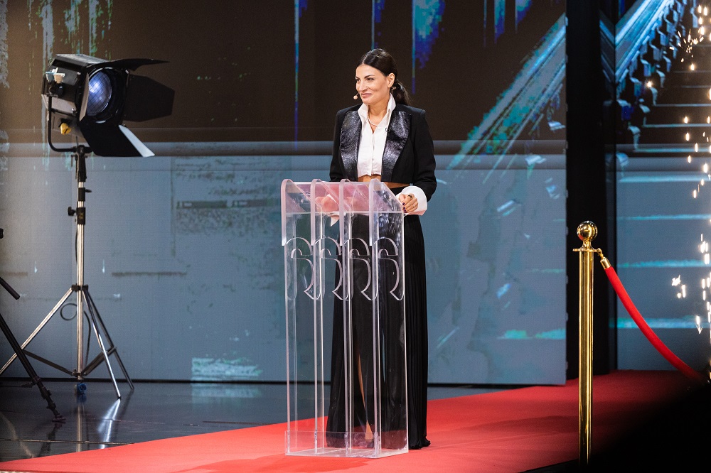 Nicoleta Luciu, Cuza, Ioana Ginghină și Dorian Popa, printre vedetele prezente pe scena „Stand-Up Revolution”