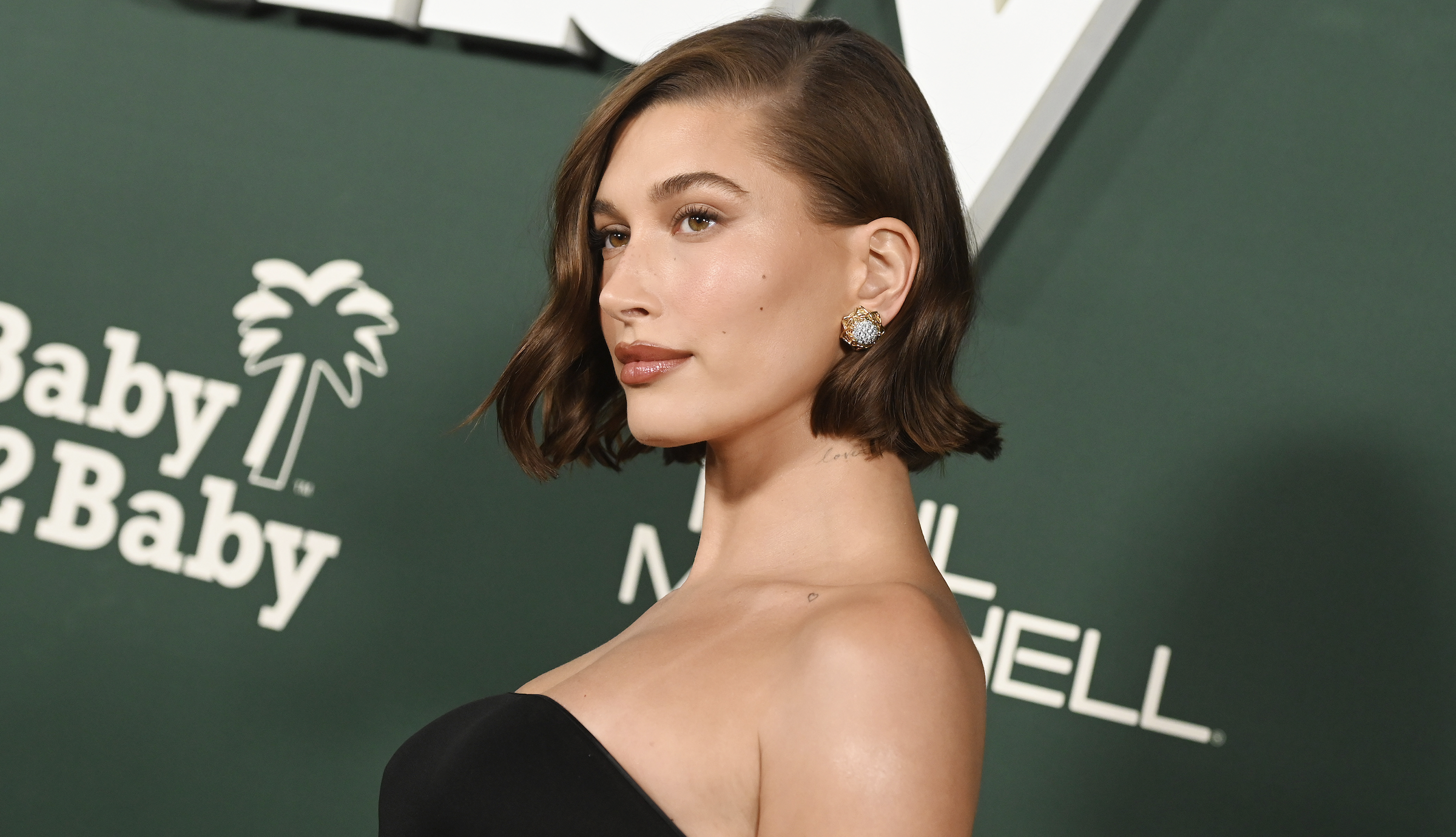 Hailey Bieber már a bloomer sort elterjedése előtt viselte a nyár kedvenc darabját