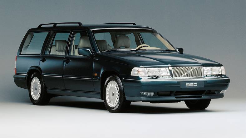 Volvo V90 II (960) (1990 - 1998) Kombi V90 3.0 wersja 5-drzwiowa, Benzynowy, Automatyczna skrzynia biegów, 2922cm3 - 204KM, 1707kg