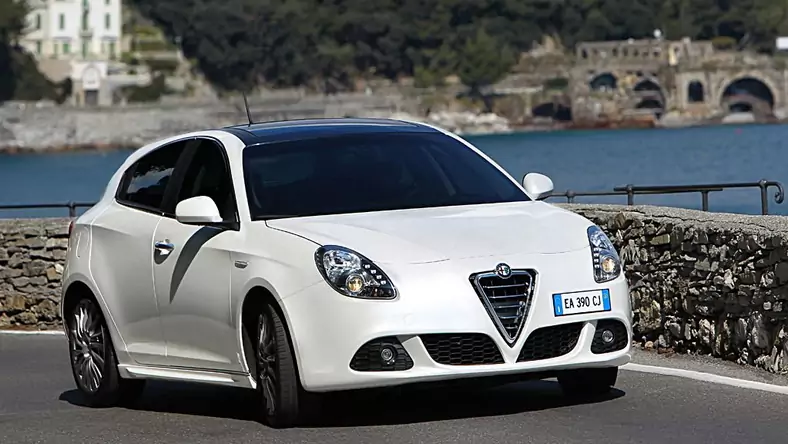 Alfa Romeo Giulietta II (2010 - ) Hatchback Giulietta 1750 TBi Veloce S TCT wersja 5-drzwiowa, Benzynowy, Automatyczna sekwencyjna, 1742cm3 - 240KM, 1395kg