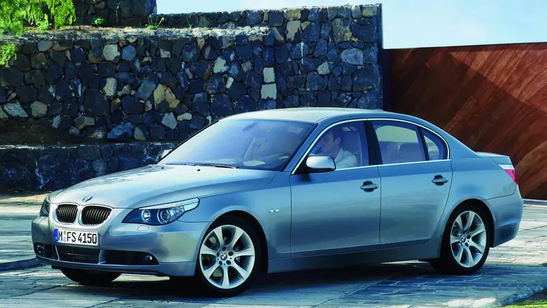 BMW Seria 5 V E60/E61 (2003 - 2010) Sedan 525d aut wersja 4-drzwiowa, Diesel, Automatyczna skrzynia biegów, 2497cm3 - 163KM, 1670kg