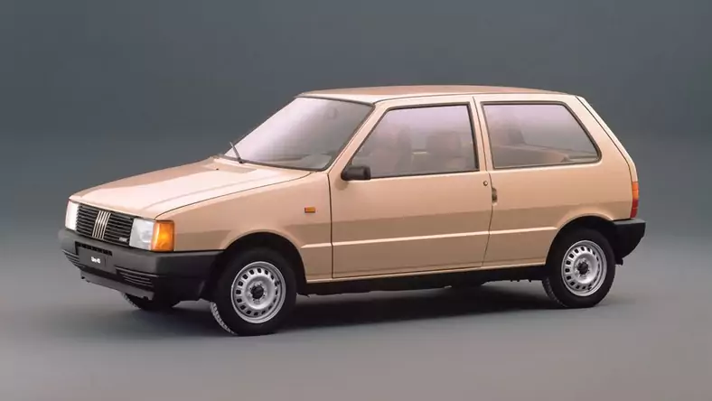 Fiat Uno II (1989 - 1995) Hatchback Uno 1.3 D wersja 3-drzwiowa, Diesel, Manualna skrzynia biegów, 1301cm3 - 45KM, 800kg