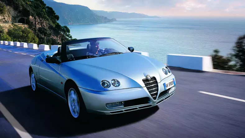 Alfa Romeo Spider Nuova (2006 - 2010) Kabriolet Spider 2.4JTDM wersja 2-drzwiowa, Diesel, Manualna skrzynia biegów, 2387cm3 - 210KM, 1735kg