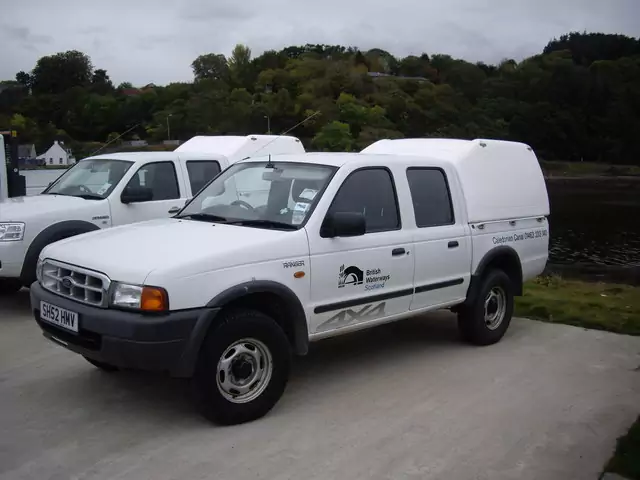 Ford Ranger I (1998 - 2002) Pickup Ranger 4.0 4WD wersja 2-drzwiowa, Benzynowy, Manualna skrzynia biegów, 4025cm3 - 144KM, 1633kg