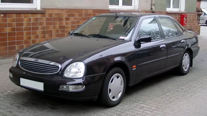 Ford Scorpio II (1994 - 1998) Sedan Scorpio 2.5 TD Ghia wersja 4-drzwiowa, Diesel, Manualna skrzynia biegów, 2500cm3 - 125KM, 1620kg