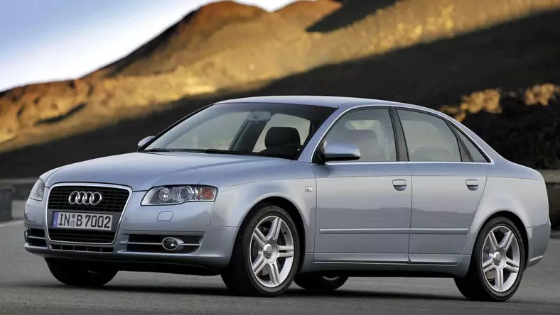 Audi A4 III B7 (2004 - 2008) Sedan A4 2.0 TDI Multitronic wersja 4-drzwiowa, Diesel, Automatyczna skrzynia biegów, 1968cm3 - 140KM, 1470kg