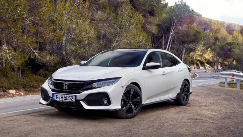 Honda Civic X (2016 - ) Sedan Civic 1.8 Comfort Aut Eu6 Wersja 4-Drzwiowa, Benzynowy, Automatyczna Skrzynia Biegów, 1798Cm3 - 142Km, 1213Kg - Auto Świat