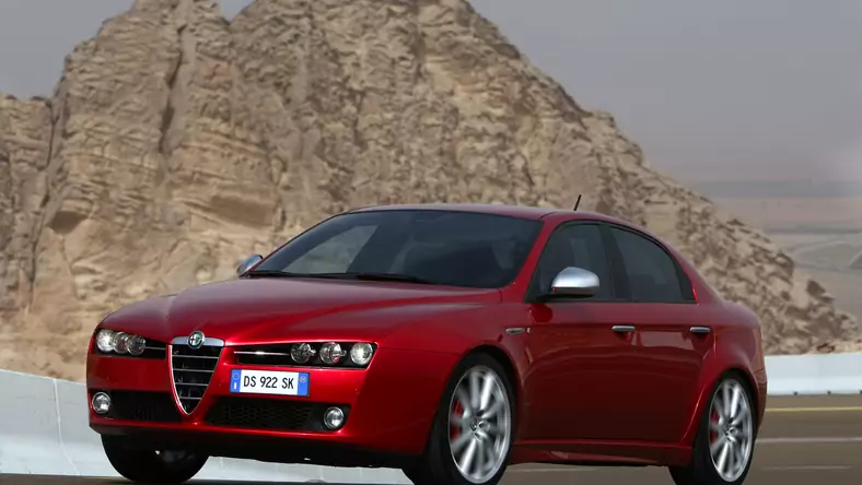 Alfa Romeo 159 (2005 - 2011) Sedan 159 3.2JTSQ4 Q-Distinctive wersja 4-drzwiowa, Benzynowy, Automatyczna skrzynia biegów, 3195cm3 - 260KM, 1740kg