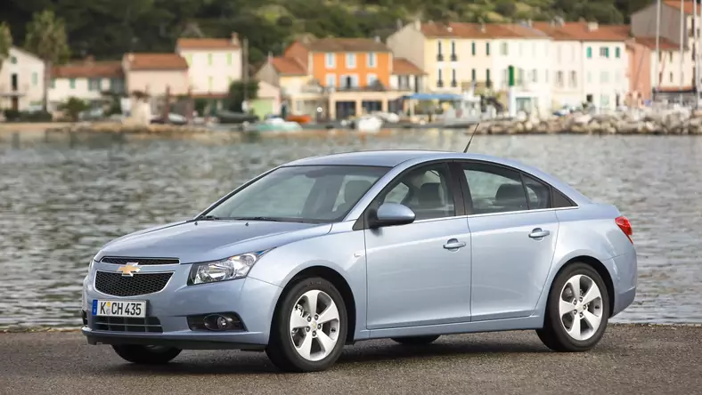 Chevrolet Cruze (2008 - ) Sedan Cruze 2.0 VDCi LTZ wersja 4-drzwiowa, Diesel, Manualna skrzynia biegów, 1998cm3 - 163KM, 1427kg