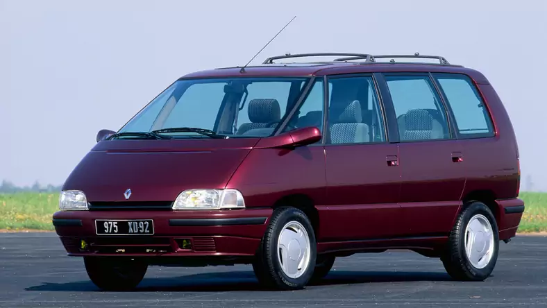 Renault Espace II (1991 - 1997) Van Espace 2.2 RT wersja 5-drzwiowa, Benzynowy, Manualna skrzynia biegów, 2165cm3 - 107KM, 1370kg