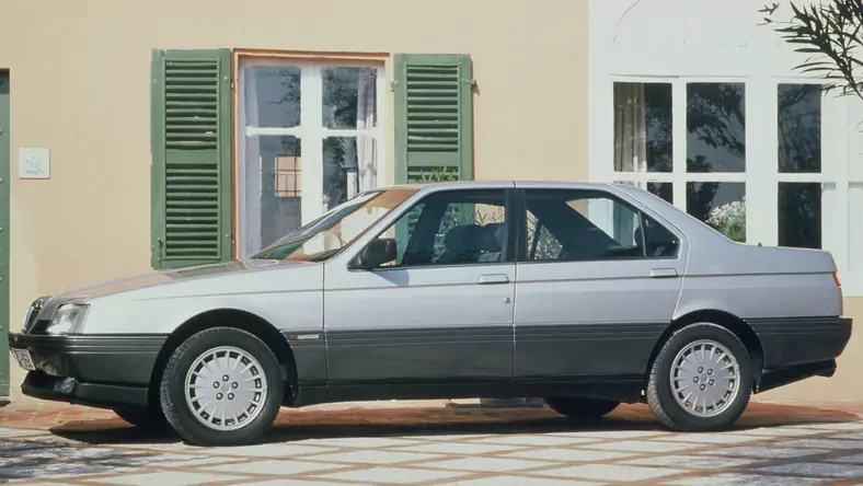Alfa Romeo 164 (1987 - 1998) Sedan 164 2.0 Q V6 wersja 4-drzwiowa, Benzynowy, Manualna skrzynia biegów, 1995cm3 - 200KM, 1380kg