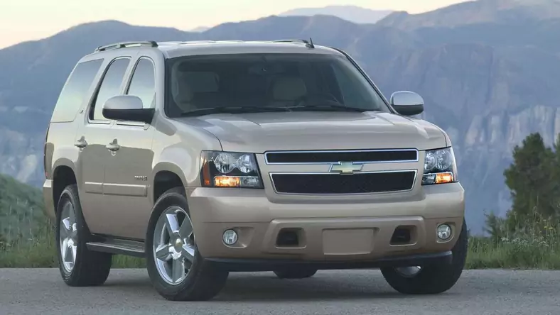 Chevrolet Tahoe II (2000 - 2006) Kombi Tahoe 5.3 wersja 5-drzwiowa, Benzynowy, Automatyczna skrzynia biegów, 5328cm3 - 295KM, 2192kg