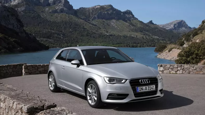 Audi A3 III 8V (2012 - 2016) Hatchback A3 1.4 TFSI CoD ultra Attraction wersja 5-drzwiowa, Benzynowy, Manualna skrzynia biegów, 1395cm3 - 150KM, 1300kg