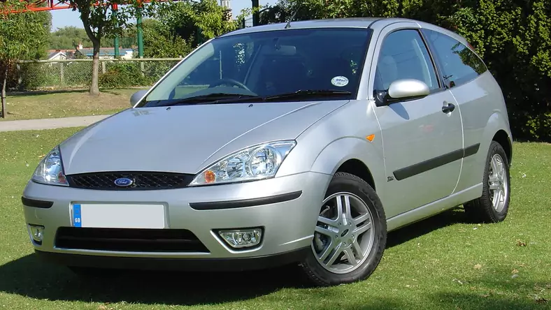 Ford Focus I (1998 - 2004) Hatchback Focus 1.8 TDCi X100 wersja 3-drzwiowa, Diesel, Manualna skrzynia biegów, 1753cm3 - 100KM, 1280kg