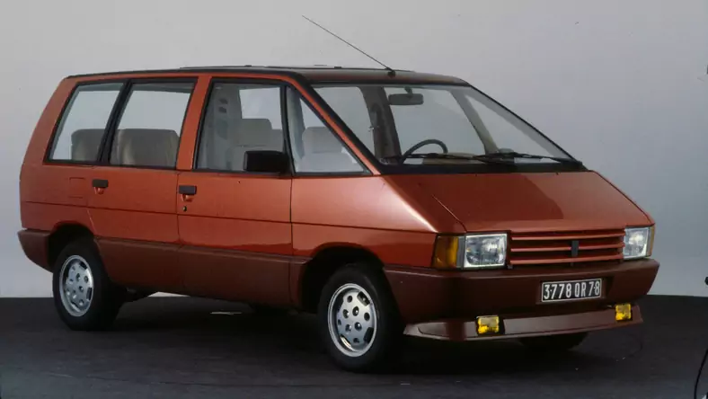 Renault Espace I (1984 - 1991) Van Espace 2.0 TXE wersja 5-drzwiowa, Benzynowy, Manualna skrzynia biegów, 1995cm3 - 118KM, 1348kg