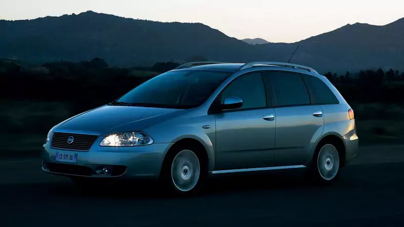 Fiat Croma II (2005 - 2011) Kombi Croma 1.9 JTD Active wersja 5-drzwiowa, Diesel, Manualna skrzynia biegów, 1910cm3 - 150KM, 1605kg