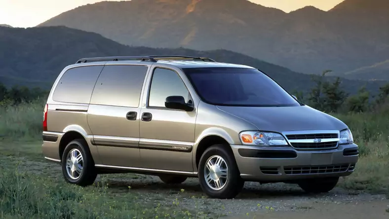Chevrolet Venture (1996 - 2005) Van Venture 3.4 V6 Ext. Base wersja 5-drzwiowa, Benzynowy, Automatyczna skrzynia biegów, 3350cm3 - 188KM, 1740kg