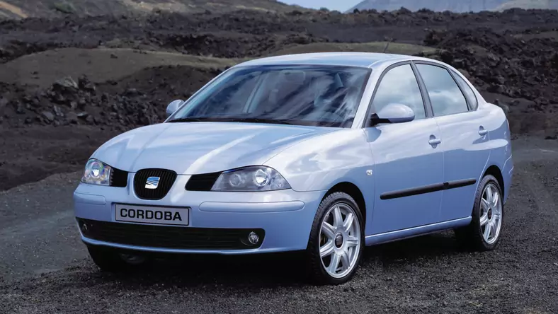 Seat Cordoba II (2002 - 2009) Sedan Cordoba 1.2 12V Stella wersja 4-drzwiowa, Benzynowy, Manualna skrzynia biegów, 1198cm3 - 64KM, 1080kg