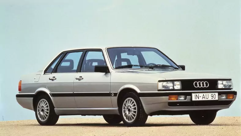 Audi 90 I B2 (1984 - 1987) Sedan 90 2.0 E Aut. wersja 4-drzwiowa, Benzynowy, Automatyczna skrzynia biegów, 1994cm3 - 116KM, 1080kg