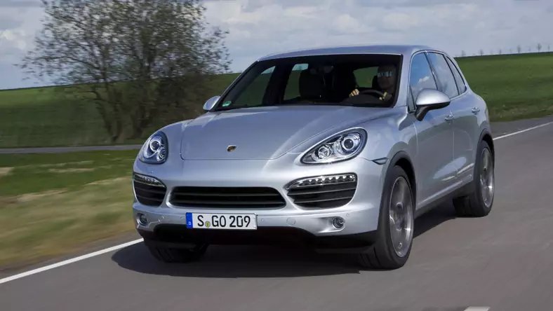 Porsche Cayenne II (2010 - ) Kombi Cayenne wersja 5-drzwiowa, Benzynowy, Automatyczna skrzynia biegów, 3598cm3 - 300KM, 2040kg