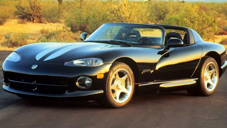 Dodge Viper II (1996 - 2002) Roadster Viper 8.0 R/T wersja 2-drzwiowa, Benzynowy, Manualna skrzynia biegów, 7990cm3 - 450KM, 1505kg