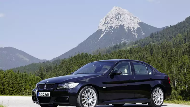 BMW Seria 3 V E90 (2005 - 2012) Coupe 335d wersja 2-drzwiowa, Diesel, Automatyczna skrzynia biegów, 2993cm3 - 286KM, 1645kg