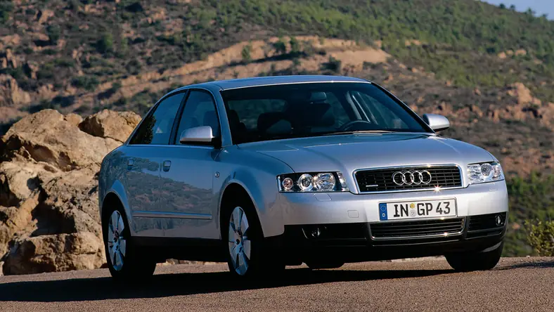 Audi A4 II B6 (2000 - 2006) Kombi A4 Avant 2.0 Multitronic wersja 5-drzwiowa, Benzynowy, Automatyczna skrzynia biegów, 1984cm3 - 130KM, 1400kg