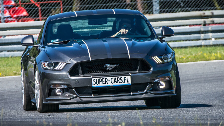 Szkolenie plus jazda sportowymi samochodami cała Polska - Pakiet Vip Extreme Złoty - 2 okrążenia PVEZ2