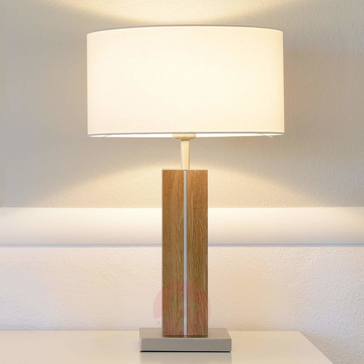 HERZBLUT Lampa stołowa Dana, drewno i tkanina