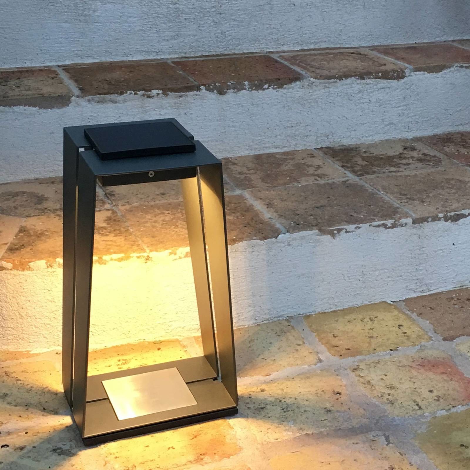 Les Jardins Latarnia solarna LED Skaal z aluminium 40cm, szara