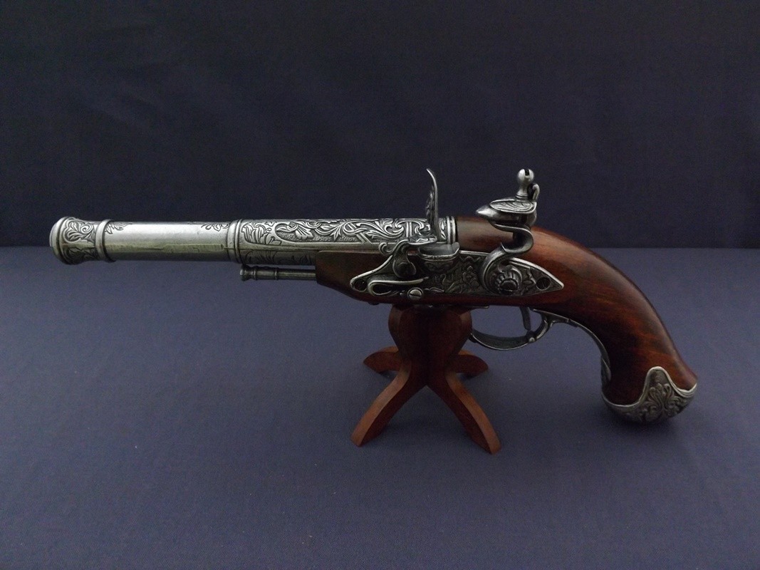Denix SA REPLIKA LEWORĘCZNY PISTOLET SKAŁKOWY NA STOJAKU MODEL 1296G+800 1296G+800