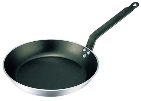 De Buyer 8180.30 patelnia typu '' wstrząsy okrągły pokryte powłoką antyprzylepną  uchwyt ze stali z koskinu  powlekana aluminiowa  średnica 30 cm 8180.30