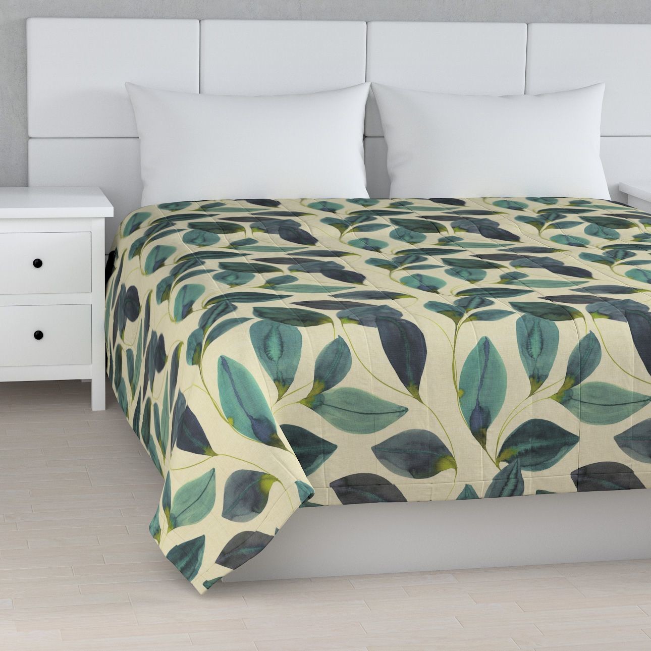 Dekoria Narzuta pikowana w pasy liście w kolorze szmaragdowej zieleni z fioletem na lnianym tle 100 x 160cm Abigail 836-143-15