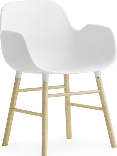 Normann Copenhagen Figurka dekoracyjna Form Miniature krzesło z podłokietnikami białe 390006