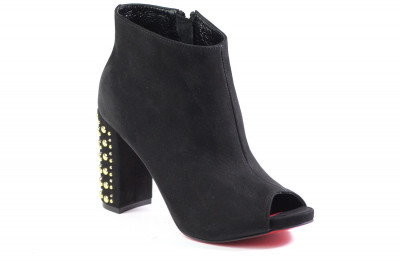 Carinii BOTKI B4435___-360-000-000-B32 -
