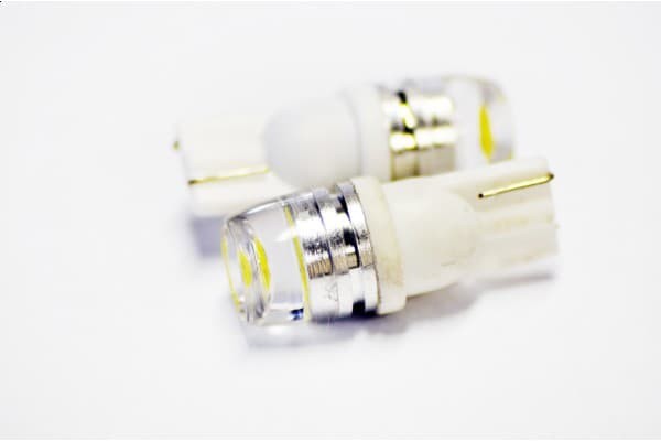 AMiO 01624 Żarówki Led Standard T10 W5W 3xCOB HP 1,5W 12V z soczewką 2 sztuki