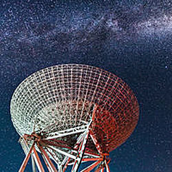 Karnet kwadrat z kopertą Radio Telescope under Milky Way