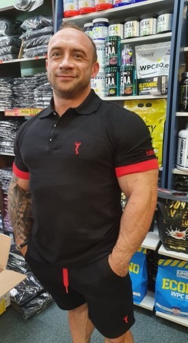 Furia Koszulka męska polo czarna z czerwonym haftem Furia