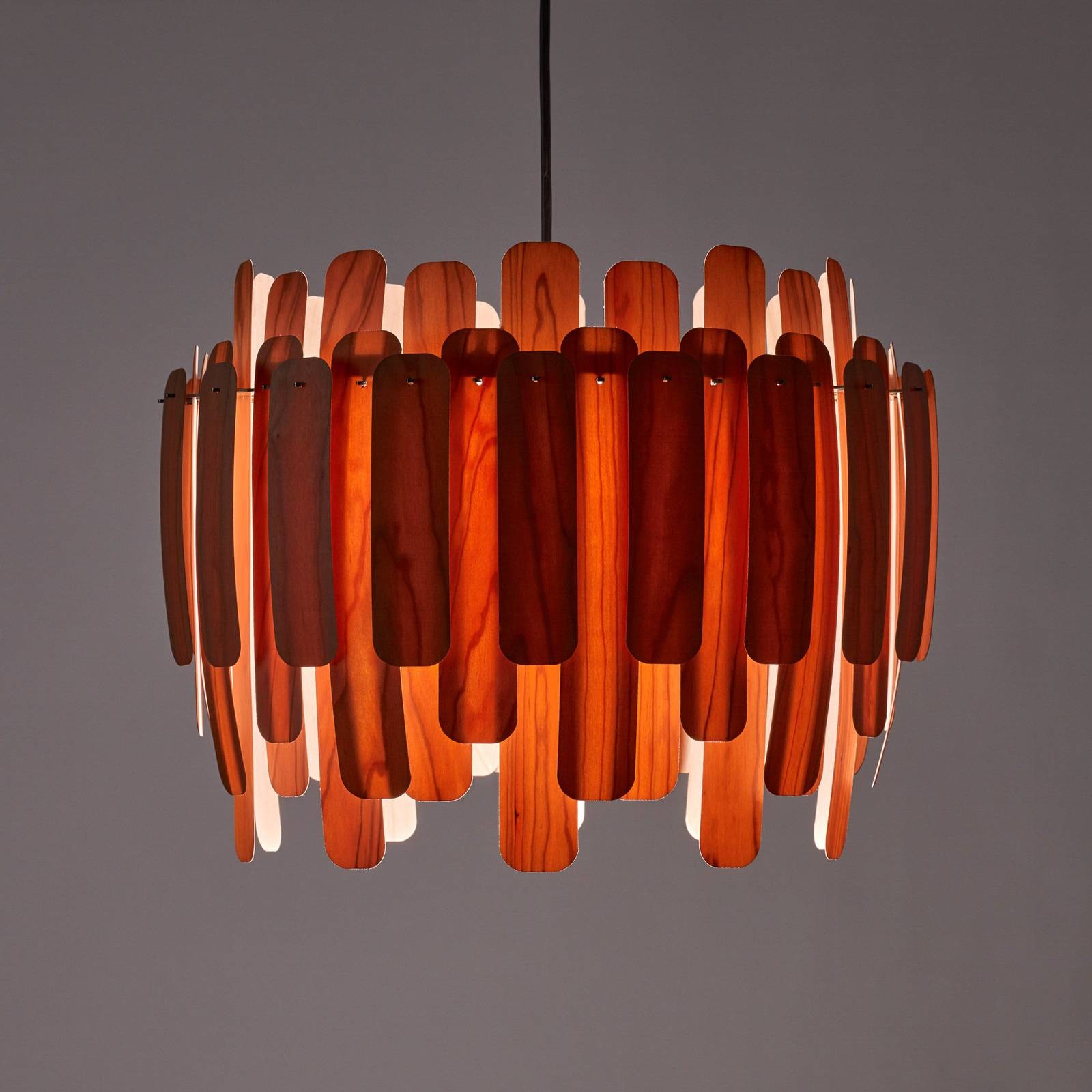 LZF LAMPS Maruja drewniana lampa wisząca, wiśnia