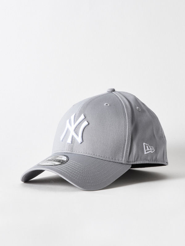 New Era 3930 MLB-NEYYAN Grey/White czapki z daszkiem - L/XL 88546902