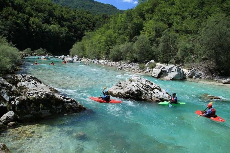 Spływ kajakiem rzeką Soca - Słowenia (Bovec) - Lekcja kajakarstwa LKBS
