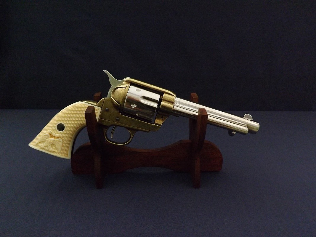 Denix SA REPLIKA REWOLWER PEACEMAKER S.COLT NA STOJAKU MODEL 1108L+801 1108L+801