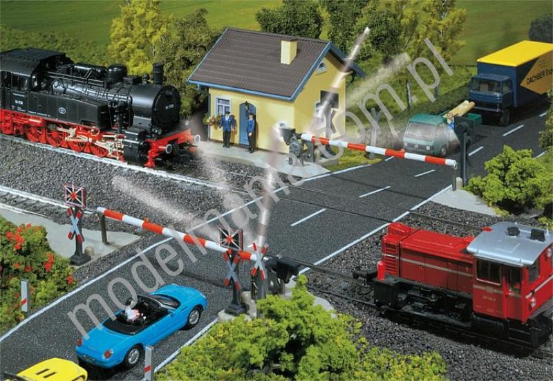 Faller Przejazd kolejowy z napędem 120171