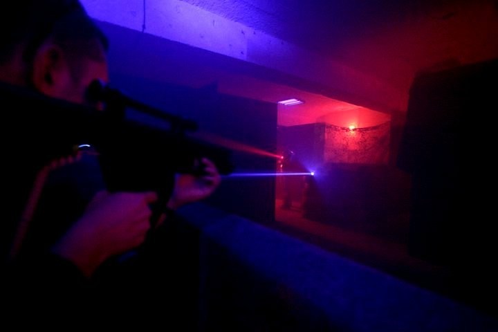 Gra w laserowy paintball  Wrocław P0001020