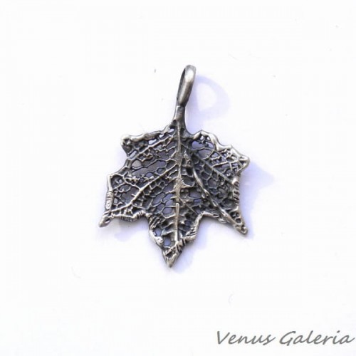 Wisiorek srebrny - Mały klon szary 1165