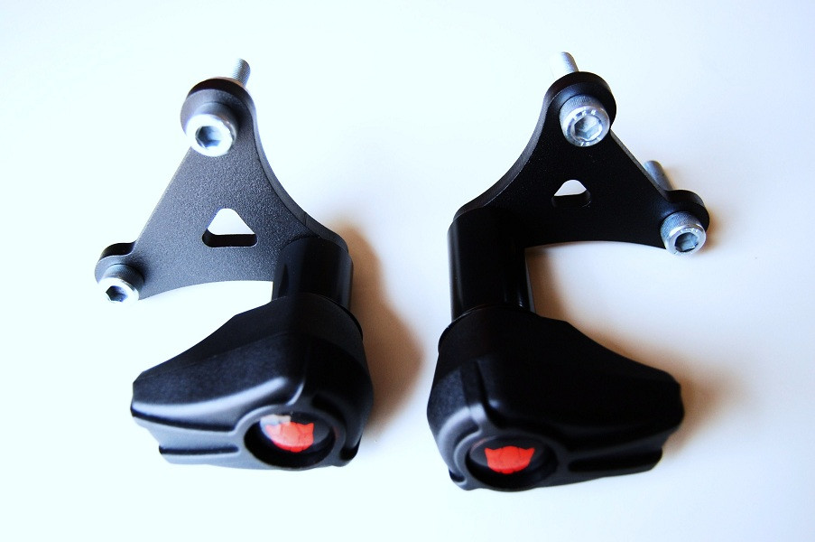 RENNER RENNER Crash Pady z mocowaniem do Yamaha XJ6 N / Diversion 10424