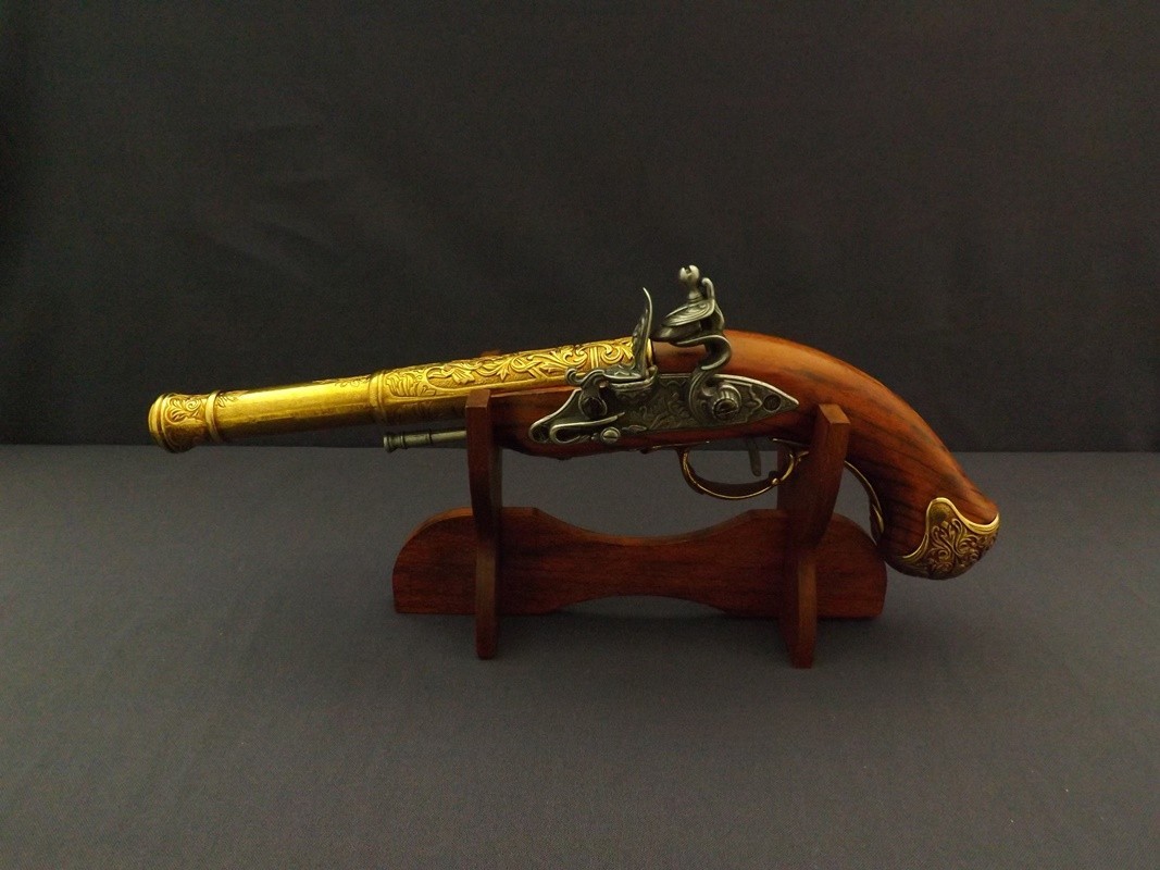 Denix SA REPLIKA LEWORĘCZNY PISTOLET SKAŁKOWY NA STOJAKU MODEL 1296L+801 1296L+801