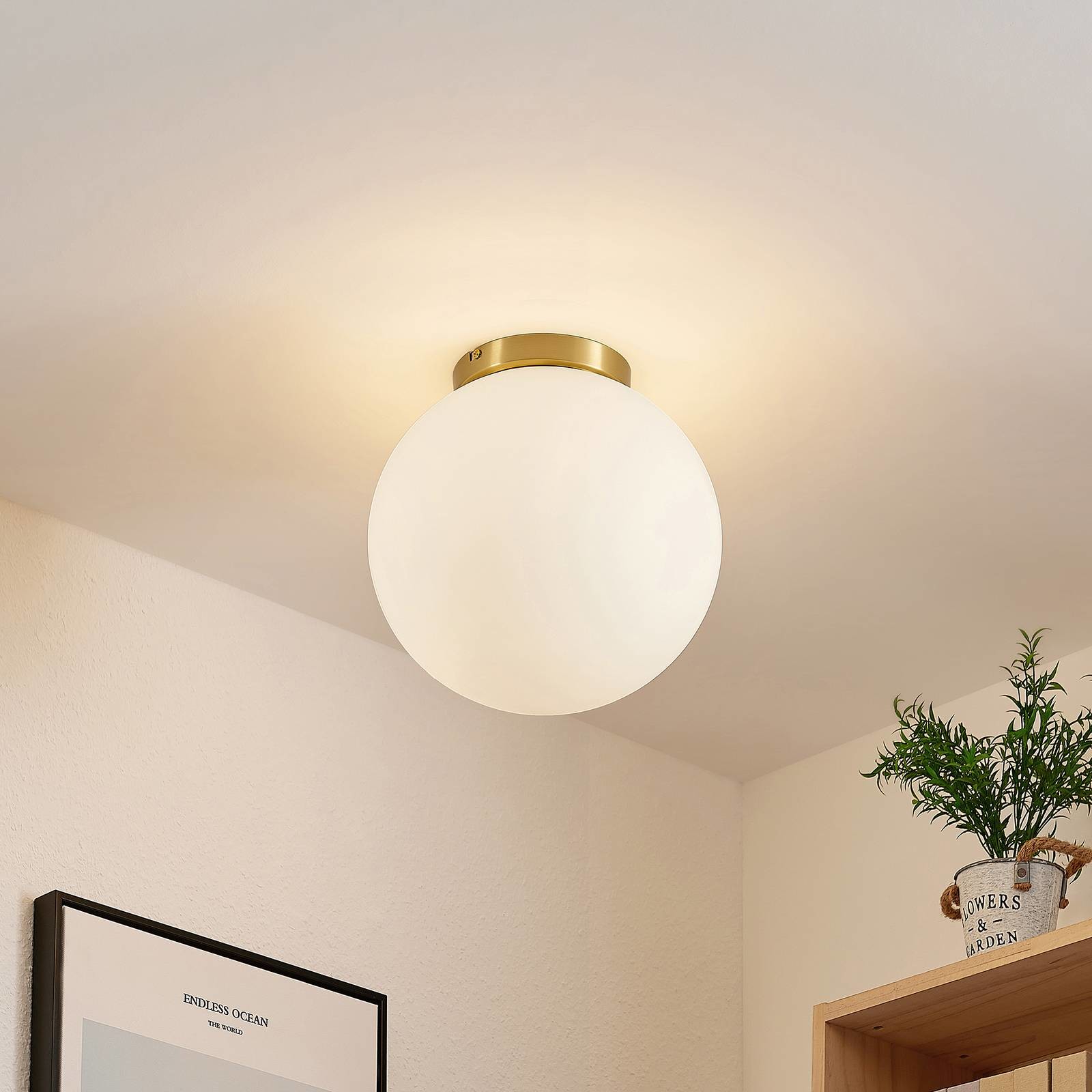 Lindby Meriala lampa sufitowa mosiądz klosz 30cm