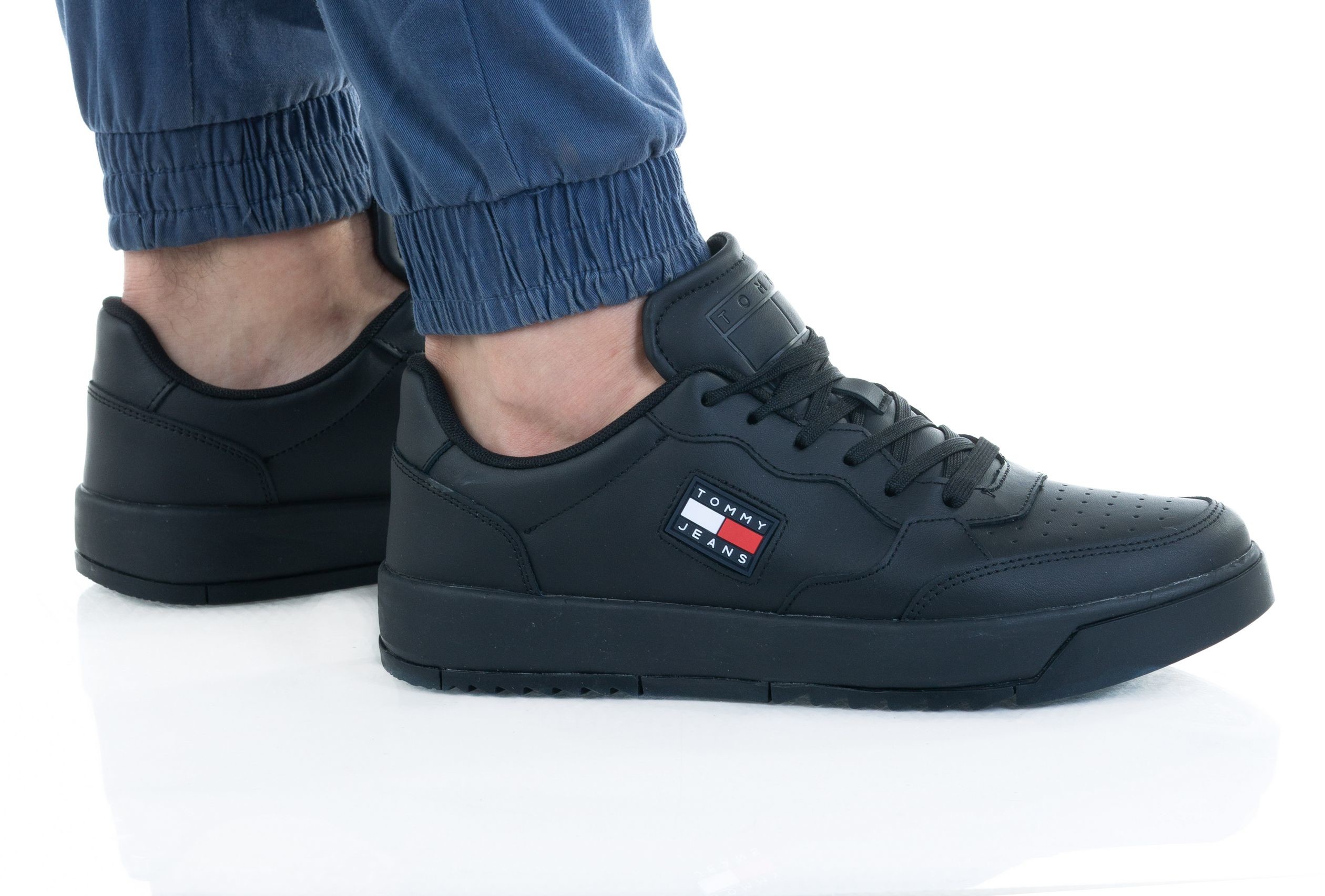 Tommy Hilfiger BUTY BASKET LEATHER BLACK EM0EM00900 EM0EM00900